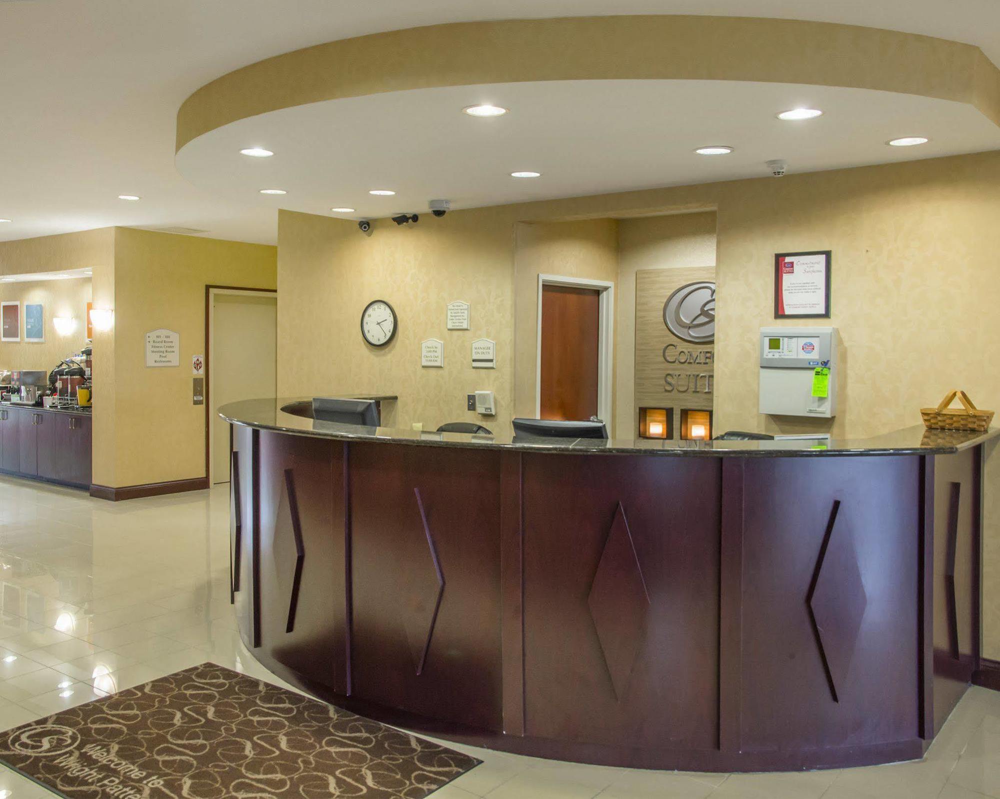 Comfort Suites Dayton-Wright Patterson Exterior foto